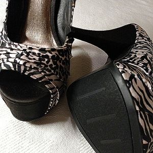 High heels shoes by wild pair